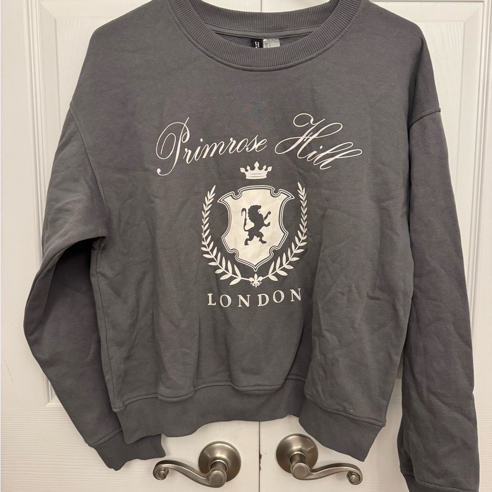 Divided H&M Gray Primrose Hill London Crewneck
